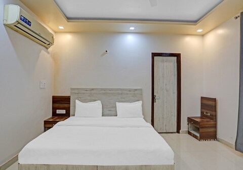 Hotel O by OYO Expo View Near PVR Ansal Plaza Greater Noida