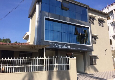 Nandan Hotel