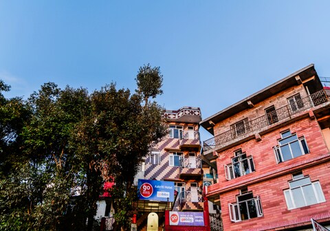 Aakriti Hotel