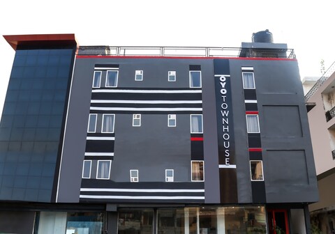 Super Townhouse Derawal Nagar