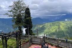 EJ Frontyard || Homestay & Cafe with Scenic Views, Kurseong EJ Frontyard || Homestay & Cafe with Scenic Views, Kurseong