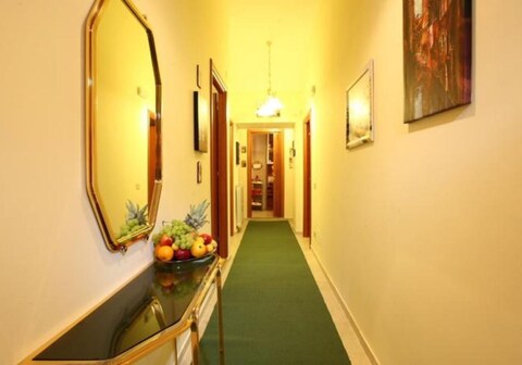 Bed Breakfast and Cappuccino Rome Hotel