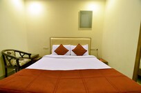 Hotel Blue Moon, Chandigarh Hotel Blue Moon, Chandigarh