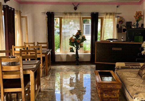 Skyland Guest House, Leh