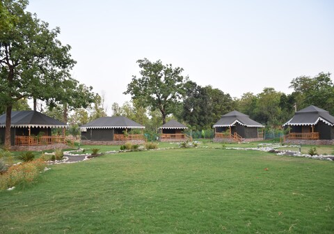 THEROYAL RIVER RESORT