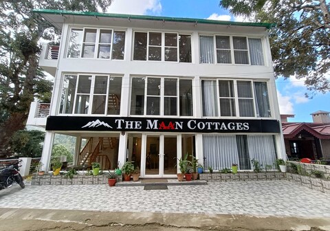 OYO 66008 Maan Cottages