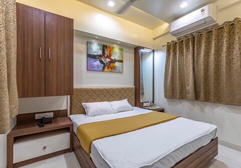 Hotel Rajlaxmi Grand