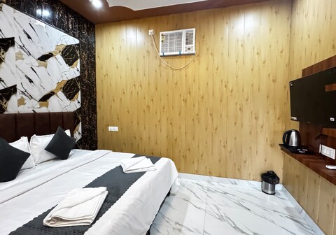 RAJAJI FOREST INN