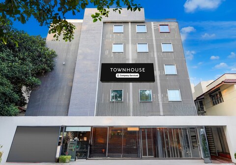 Super Townhouse Kanakpura Road formerly Panchavati Comforts