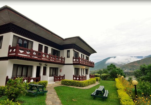 Himalayan Dragon's Nest Hotel