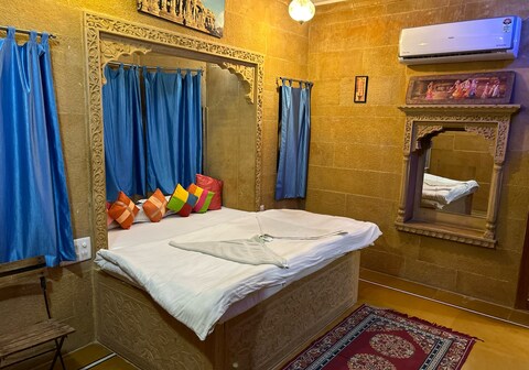 Hotel Pol Haveli