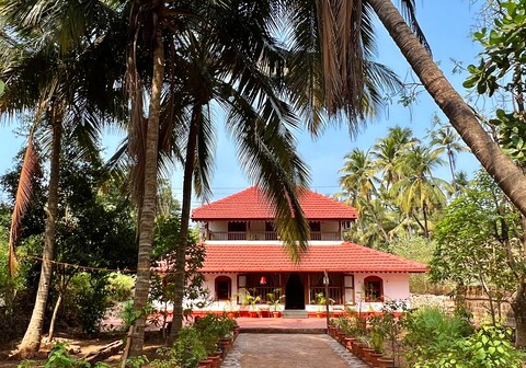 Villa Mangoes And Seashells