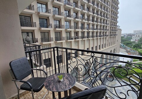 Private Room in Omaxe Hazratganj Lucknow