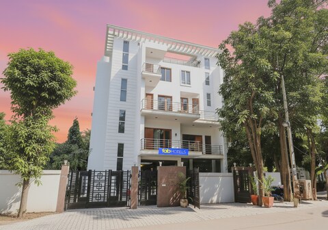 FabHotel New Journey Hospitality Nr. MG Road & Sikanderpur Metro