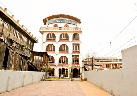 Hotel Shaneel Residency