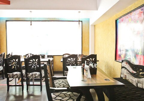 Hotel Ranjit's Lakeview