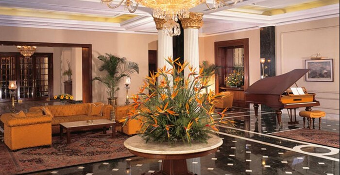 the-oberoi-grand-kolkata-lobby