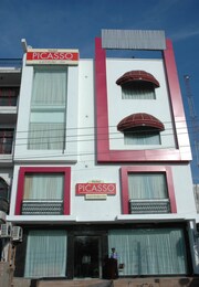 Hotel Picasso,Paschim Vihar, Delhi Hotel Picasso,Paschim Vihar, Delhi