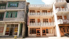 Hotel Century Gangri, Manali Hotel Century Gangri, Manali