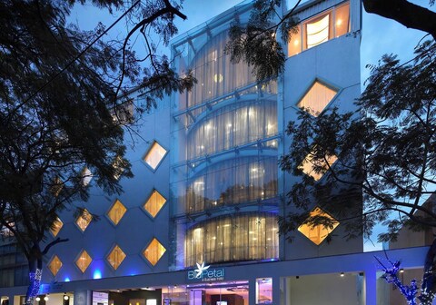 Blupetal - A Business Hotel