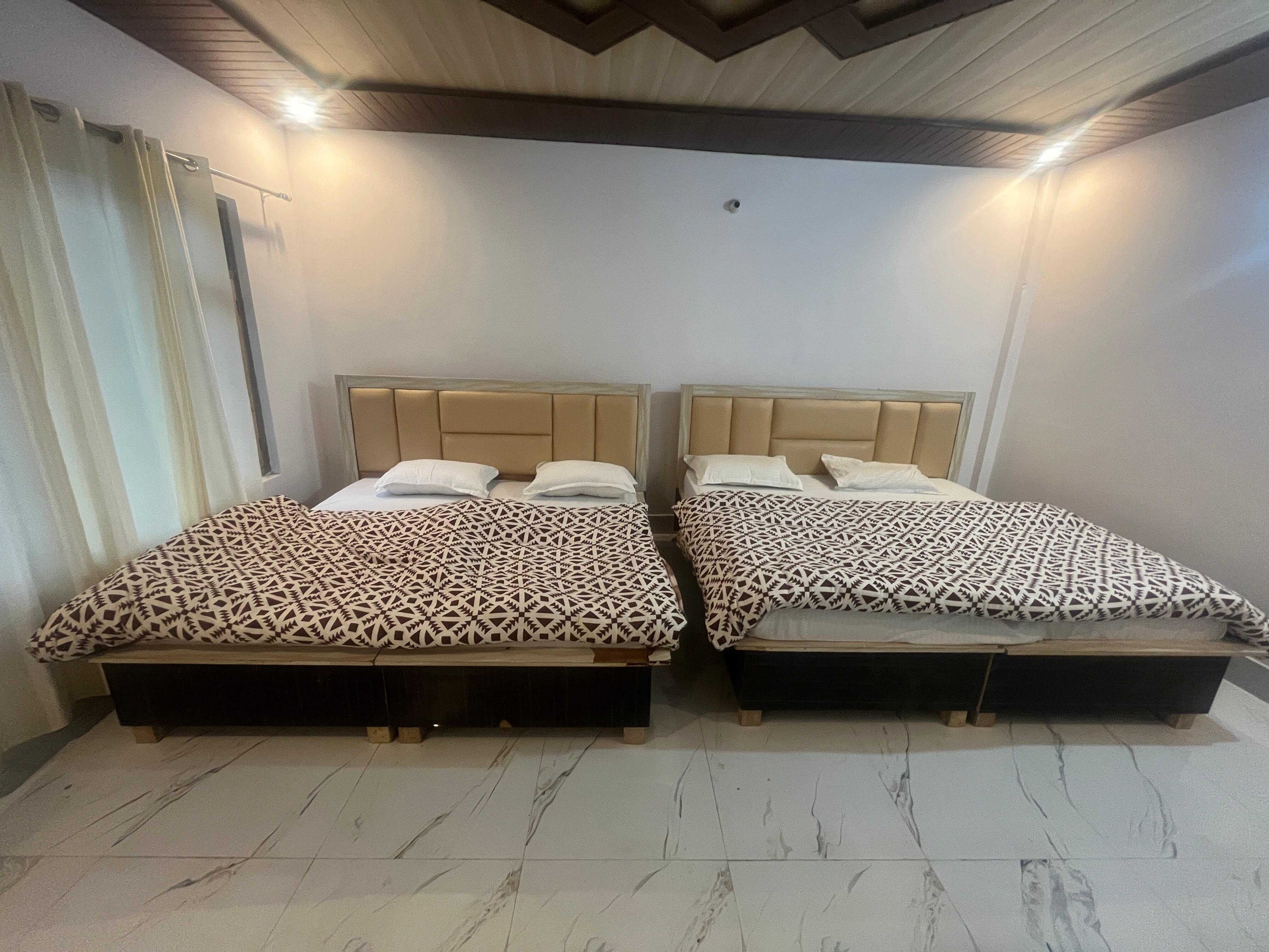 Hotel Santosh - Tap to explore photos