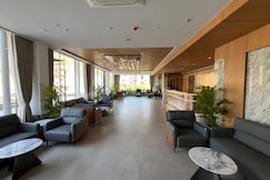 Soulbay by JPW Resorts, राजपिपला