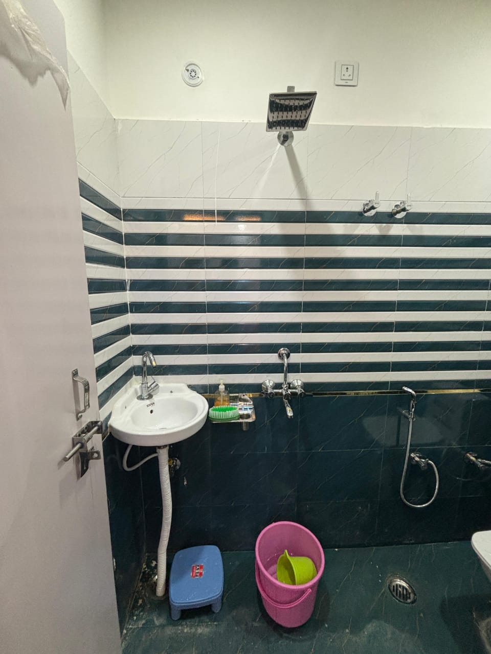 Shree Raghavkunj Paying Guest House, - Tap to explore photos