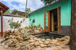 Honeymooner Paradise with private plunge pool, Goa