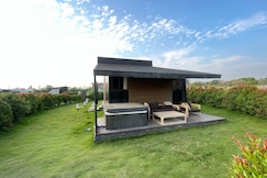 Pezo 4 | Boutique Stay with Outdoor Jacuzzi in Hyderabad by Homeyhuts, Chevella