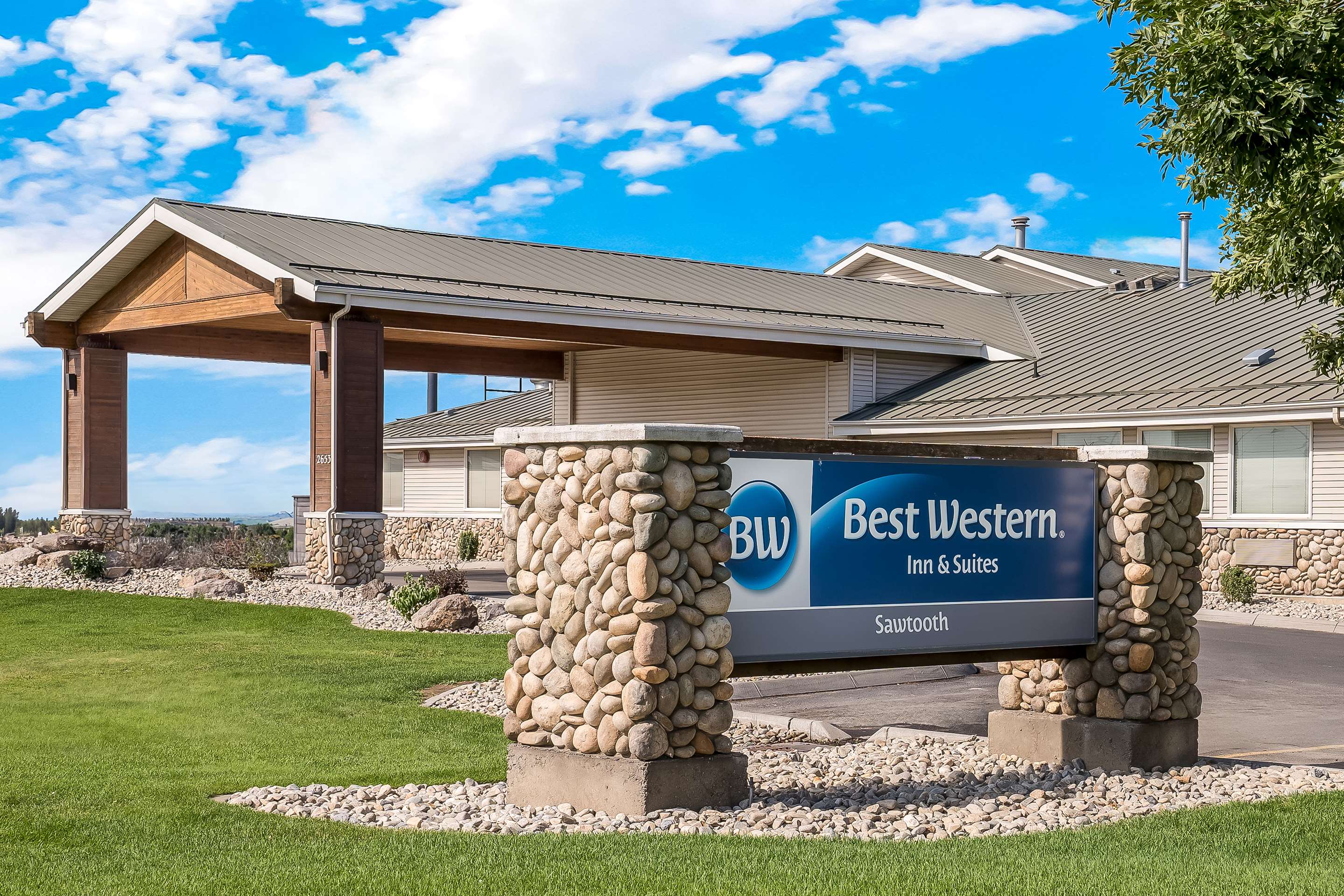 Best Western Sawtooth Inn and Suites - Tap to explore photos
