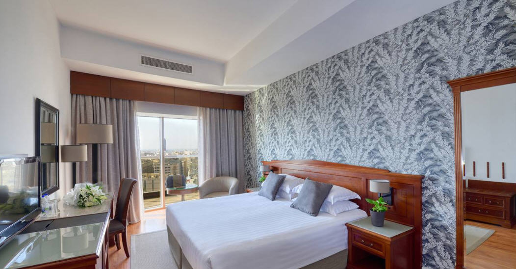 Majestic City Retreat Hotel Bur Dubai - Tap to explore photos