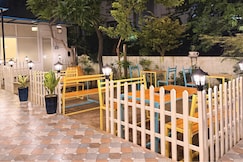 Flying Dutchman | Rooms & Dorms, Varanasi