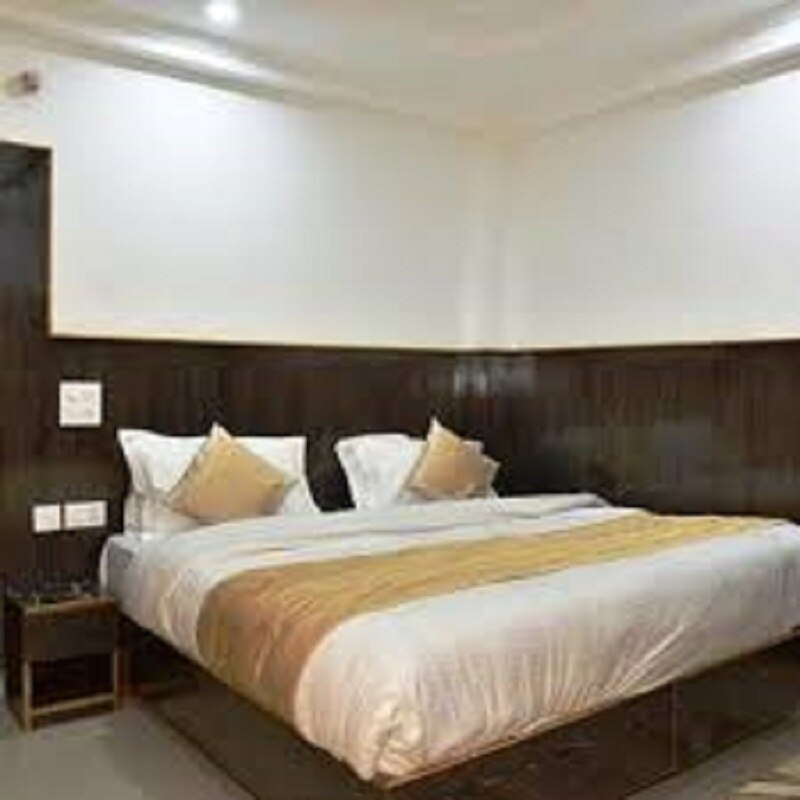 New Agrawal Guest House - Tap to explore photos