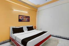 Hotel O by OYO TAVIRA INN Sector 34 Metro Station, Noida