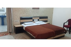 Emerald Homes and Service Apartment, Mysore