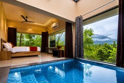 Bougainvillea HillView Honeymoon Pool Villa, Chittur