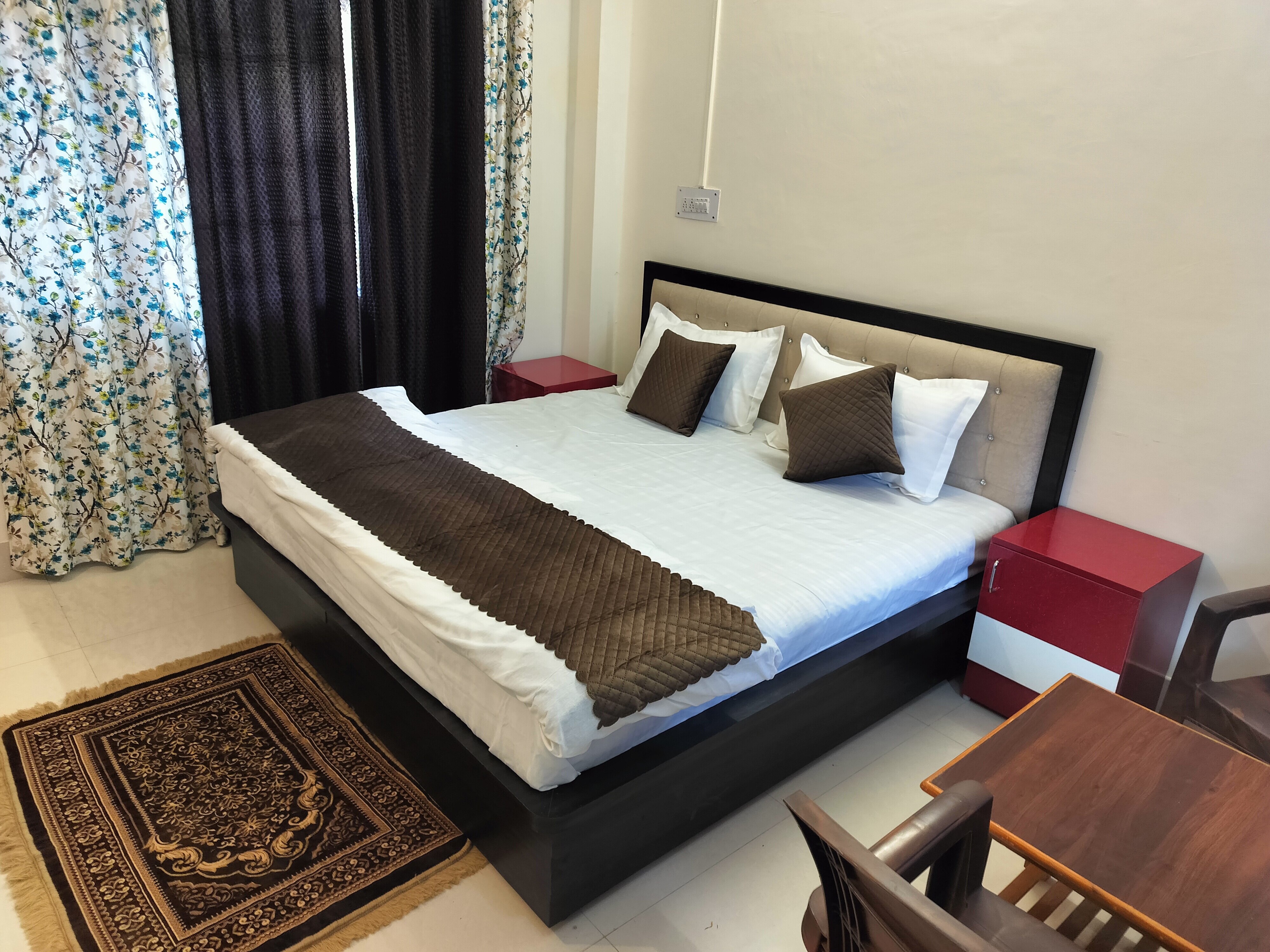 Kasauli Jashan family Home stay - Tap to explore photos