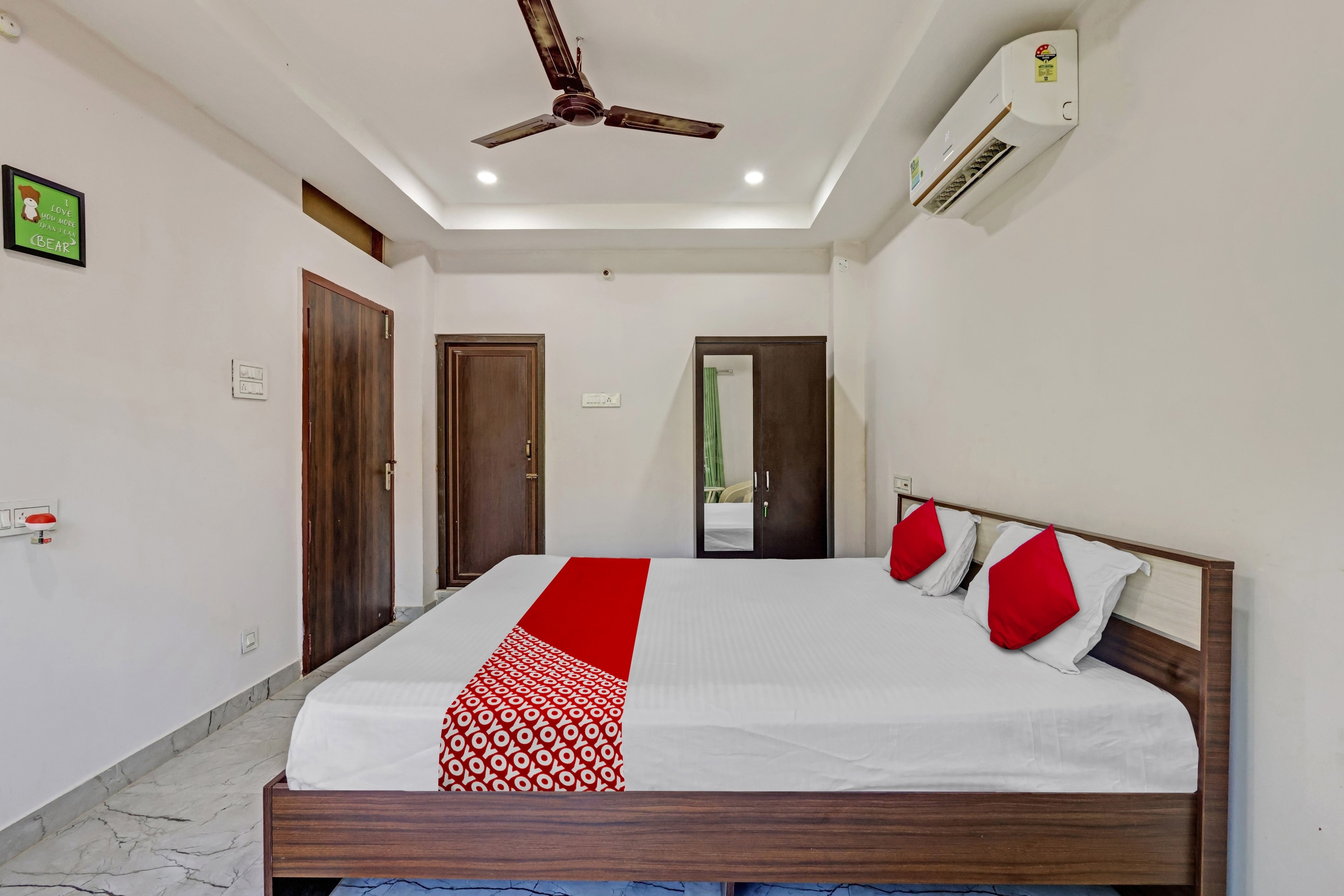 Hotel O Arcadia Guest House - Tap to explore photos