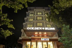 Treebo Premium Golden Bliss Trimurti Nagar Square, Hingana