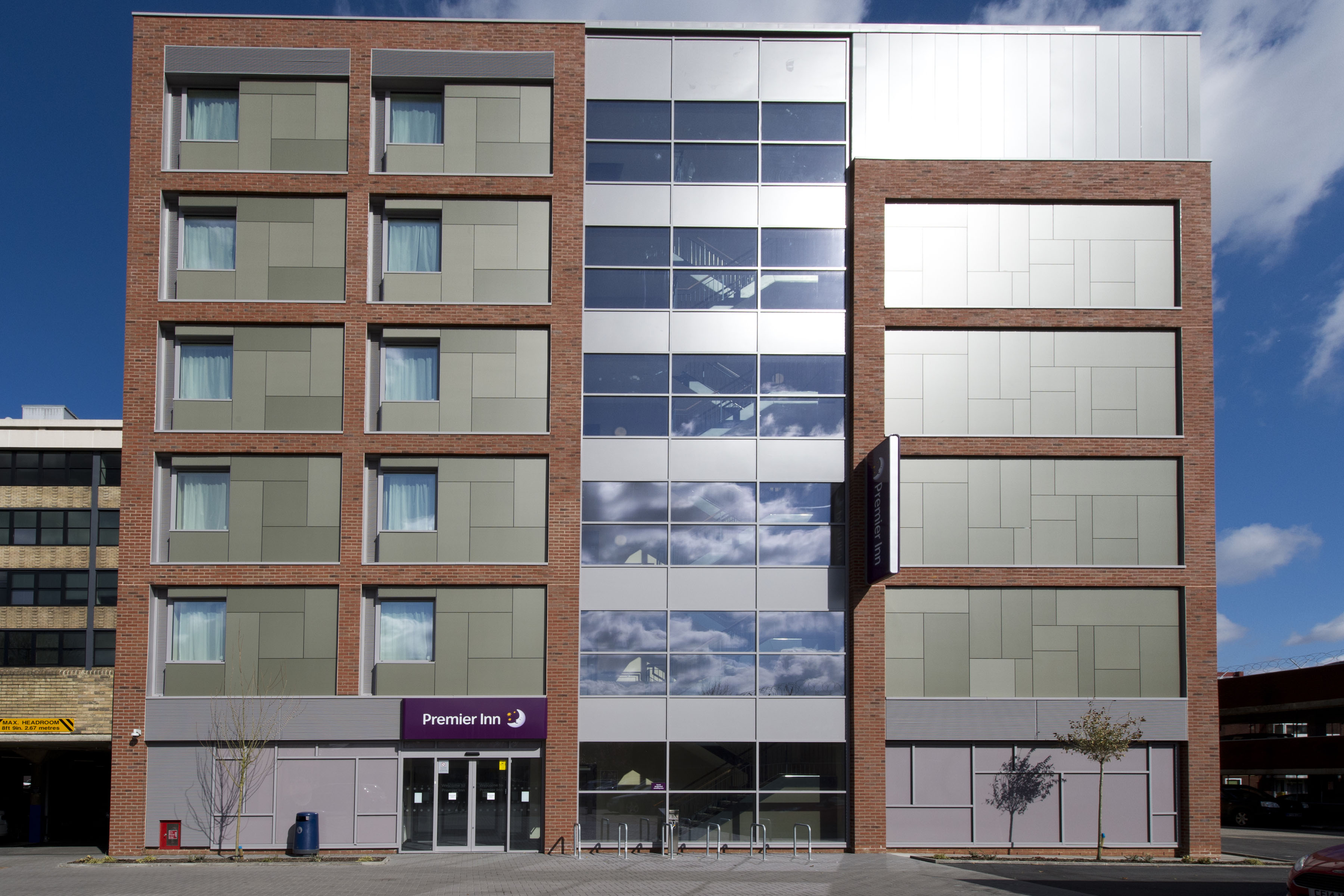 Premier Inn London Southgate - Tap to explore photos