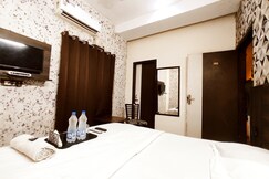 HOTEL 8 CUBES - By SKY Hotels - Near Pakhowal Road & Indoor Stadium SBS Nagar, Ludhiana