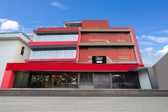 Super Collection O West Vinod Nagar Metro Station Formerly Royal Inn, Delhi