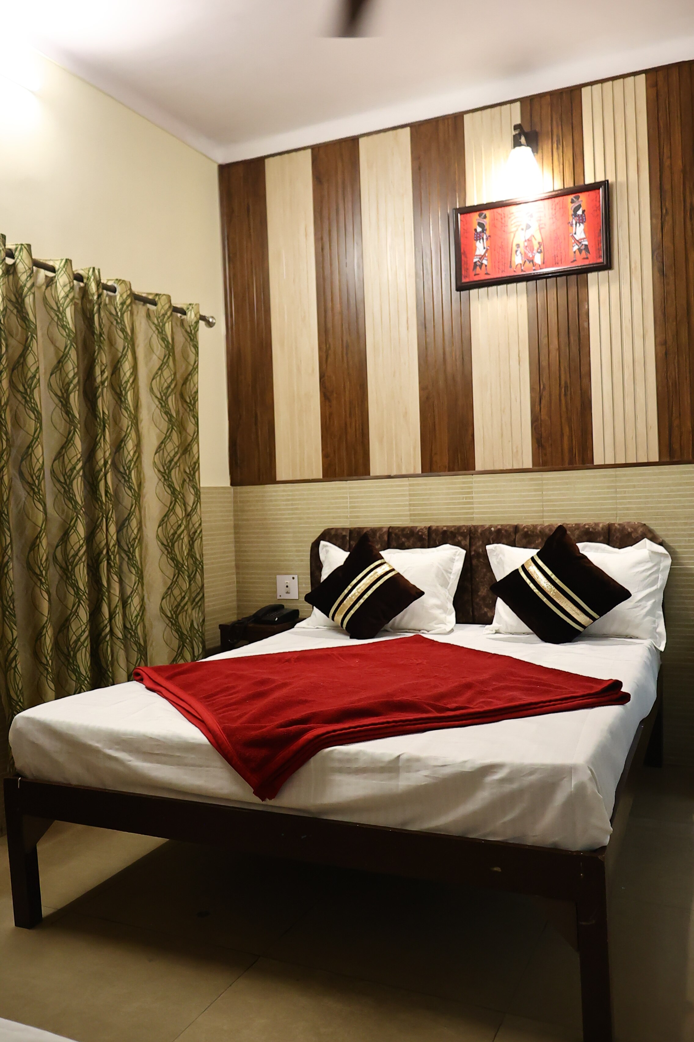 Sanyal Inn - Tap to explore photos