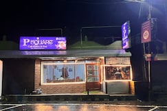 P SQUARE HOTEL (CAFE RESTRO & STAY), Darjeeling