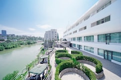 Cruise Hotel, تبليسي