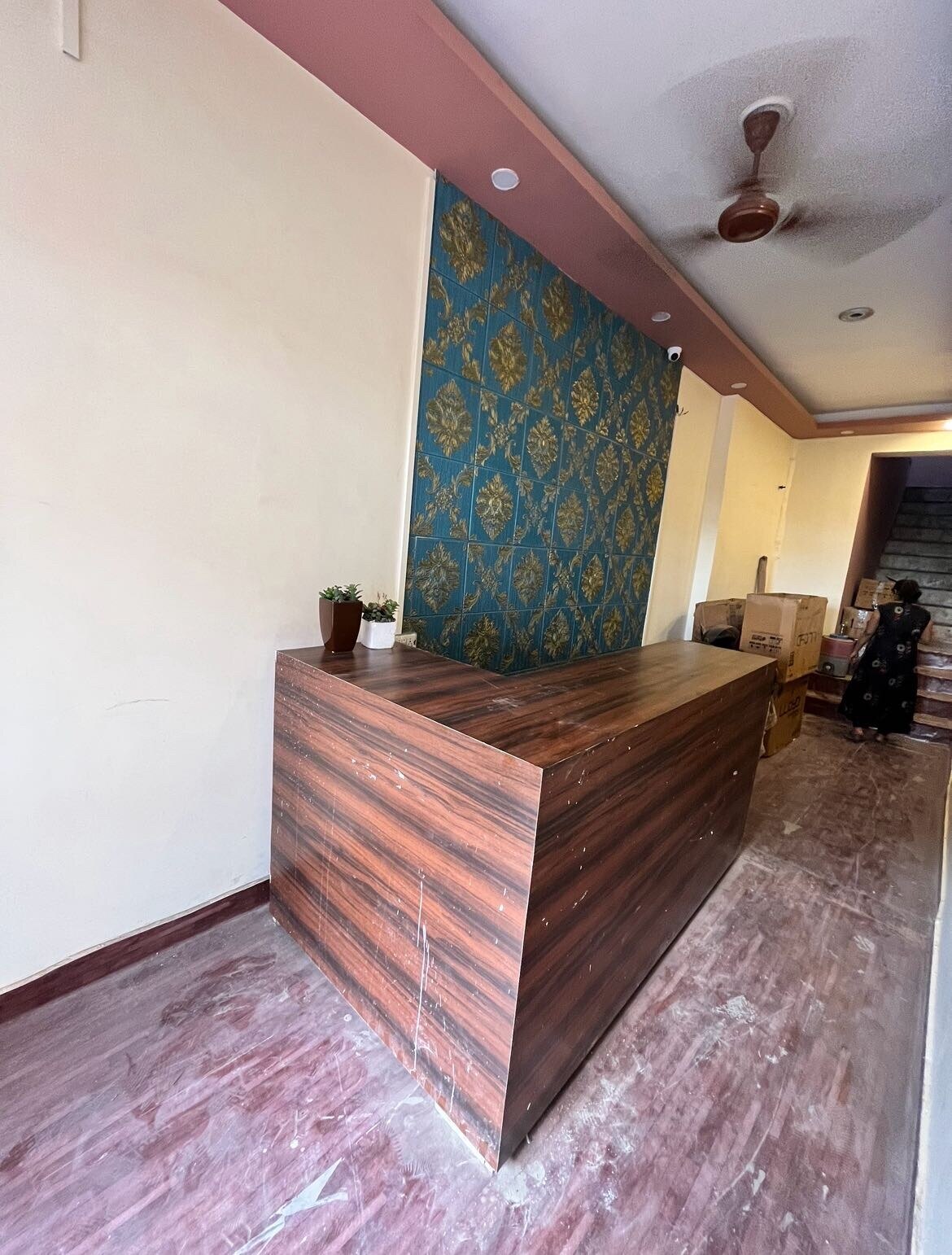 Hotel O Golden King Guest House - Tap to explore photos