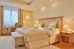 Retro Riverside Wellness Resort, Tachov