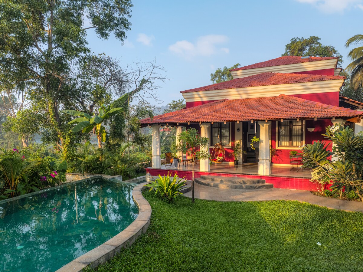 Lux 5BHK villa with Breakfast & Jacuzzi near Bawri - Tap to explore photos
