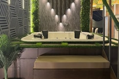Aqua Sky Bnb, Delhi