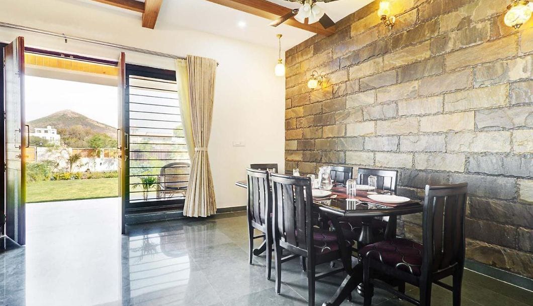 Nirvana Villa Homestay - Tap to explore photos
